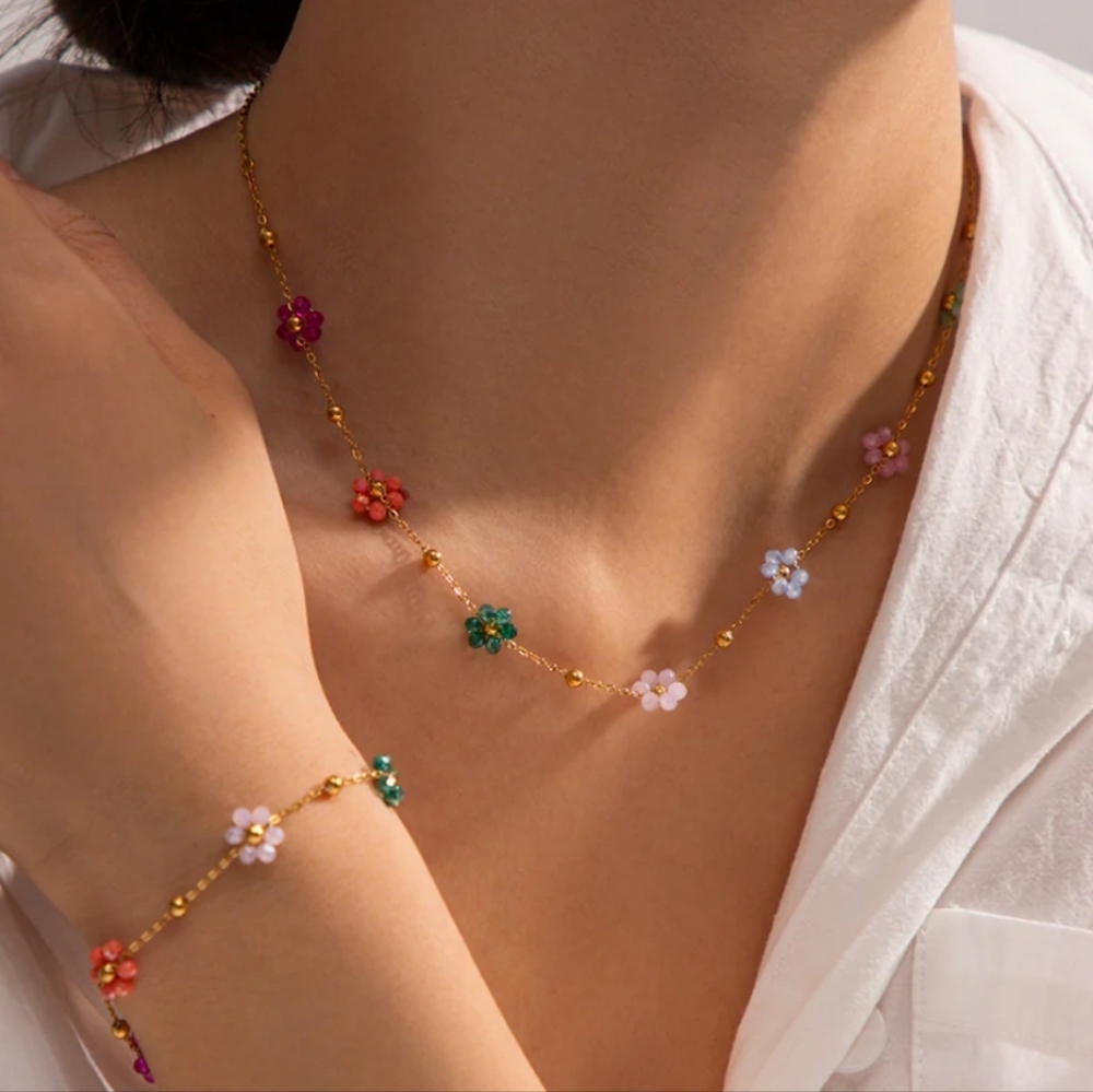 AVARIA Azalea Floral Gold Necklace ✨Waterproof✨